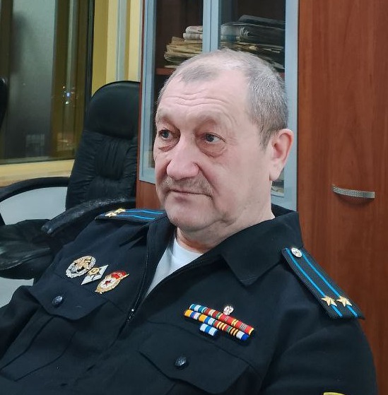 Примерным поведением я не отличался…