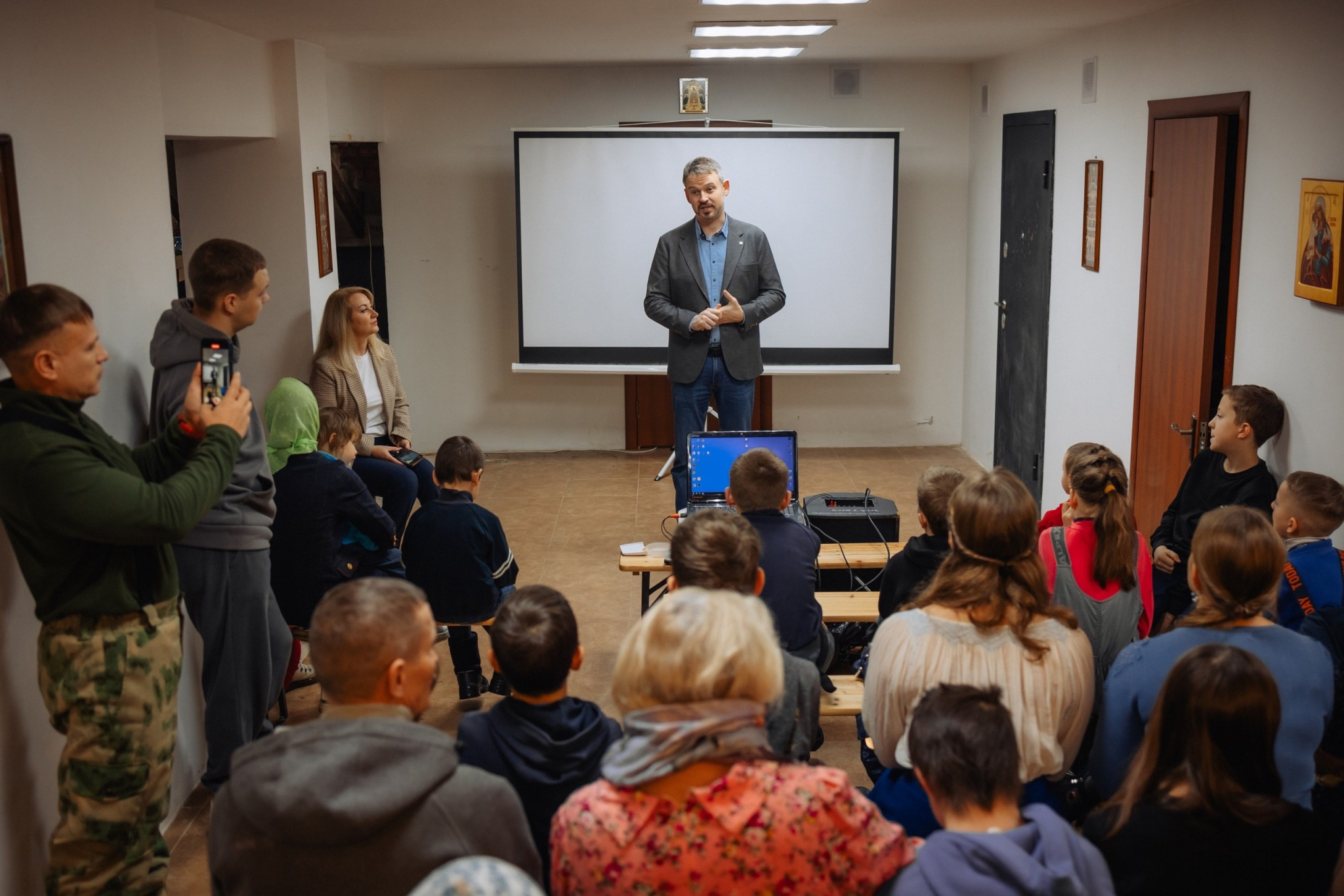 «Суворовца» показали в «Семейной сказке»