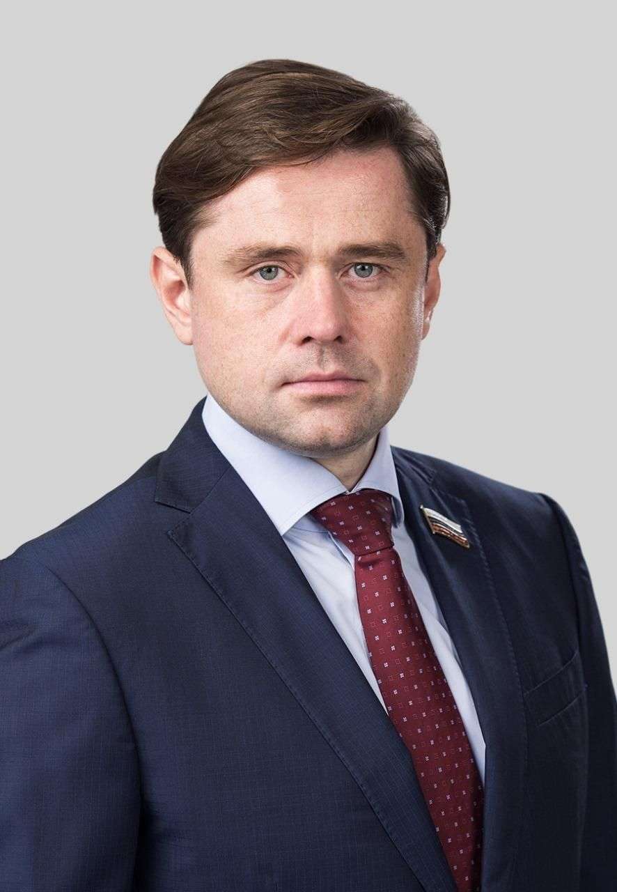Александр Аксененко призвал срочно навести порядок в сфере ЖКХ