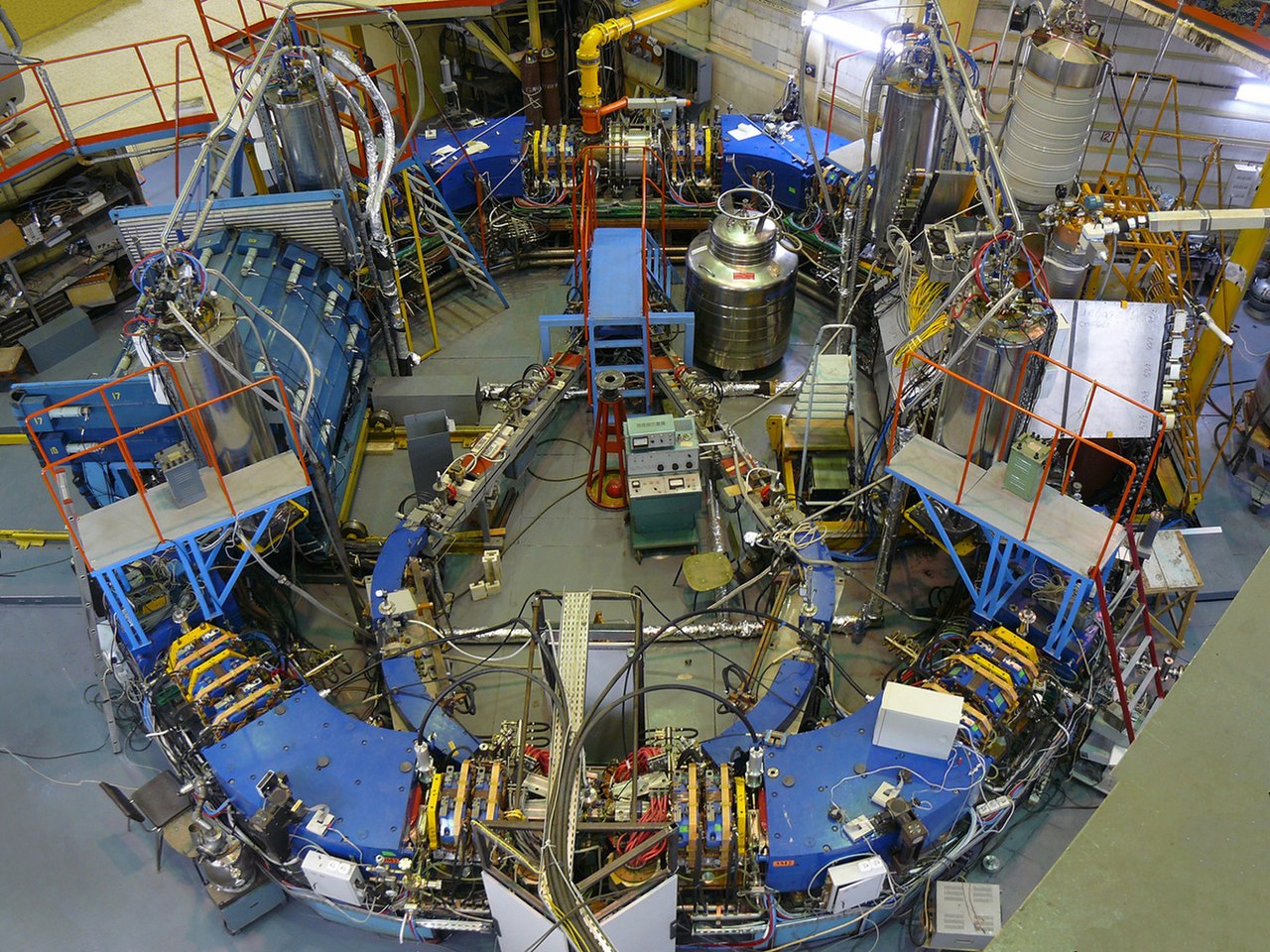 1280px-VEPP-2000_electron-positron_collider.jpg