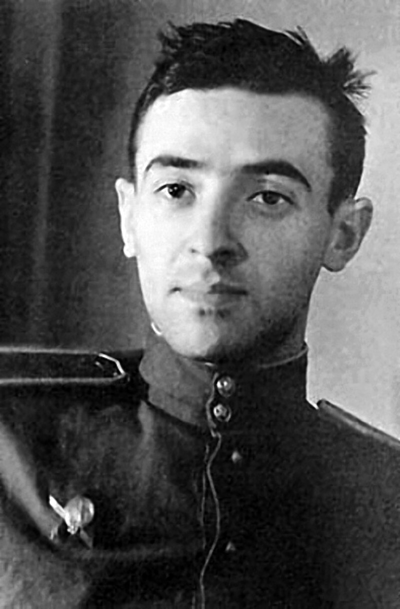 Вик. Владимир Этуш.jpg