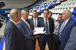 Травников и Третьяк обсудили строительство новой Ледовой арены в Новосибирске