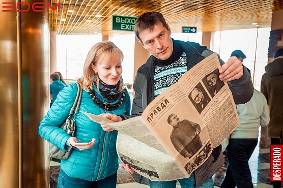 Не смолкнет слава тех великих лет…