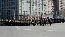 Новосибирск провел юбилейный Парад Победы