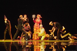 «Учитель танцев» на сцене «Глобуса»