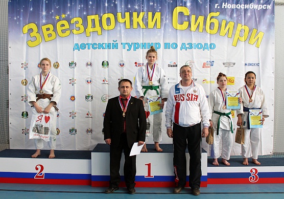 «Звездочки Сибири» порадовали своих болельщиков