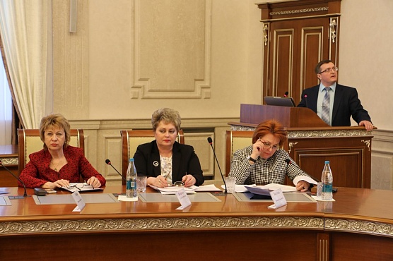 Совет женщин при губернаторе обсудил вопросы демографической политики Новосибирской области