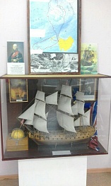 Модели боевых кораблей и парусных судов на выставке в Советском районе